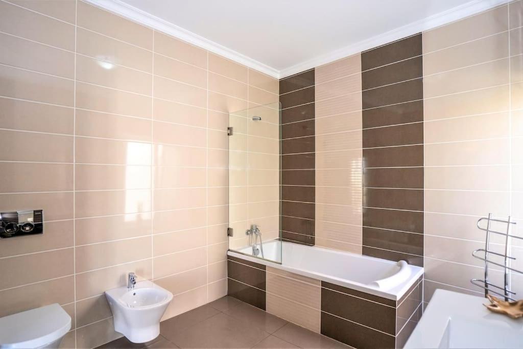 Luxuryvilla With Private Heated Pool And Spa 7P Quarteira Esterno foto